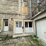 Caen Le Port : Superbe Appartement Refait A Neuf