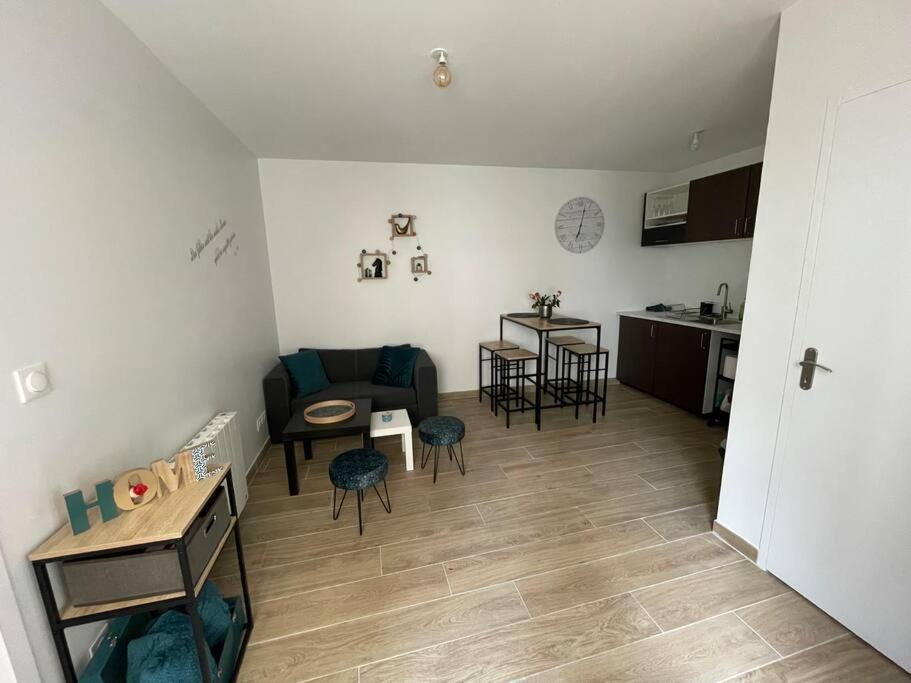Le Port : Superbe Refait A Neuf Apartment Caen